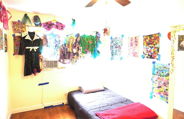 main room , art room fashion .  love and hope .  Peace 
