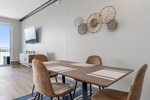 Dining 4 spaces