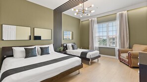 En-suite King Bedroom with a single bed and smart TV