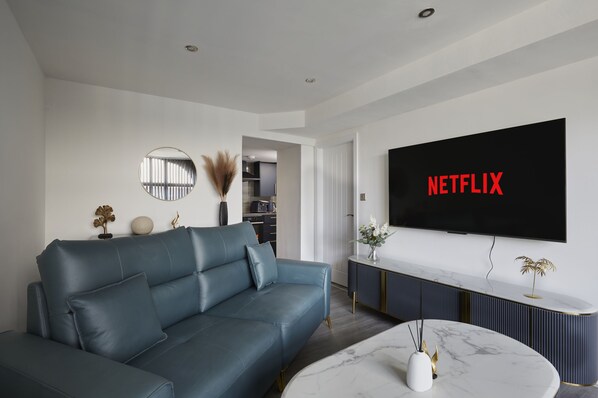 Living Room / Lounge