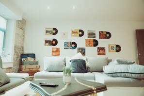 Living Room / Lounge