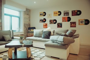 Living Room / Lounge