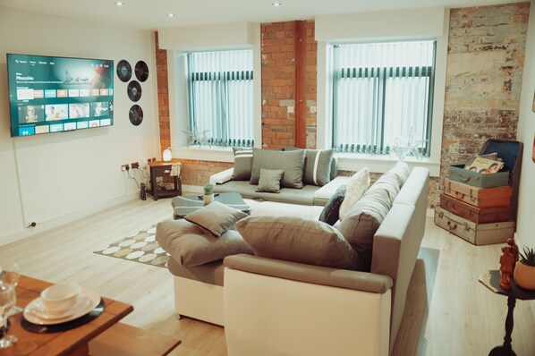 Living Room / Lounge
