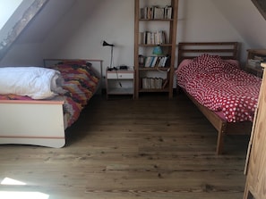 2eme étage - chambre 2 lits simples