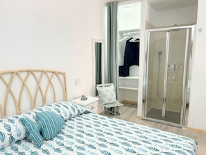 Shower,Bedroom