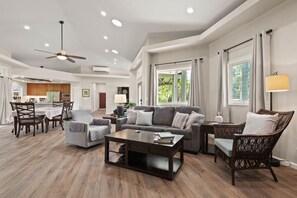 Exquisitely Designed Living Room for Lavish Relaxation and Upscale Entertaining