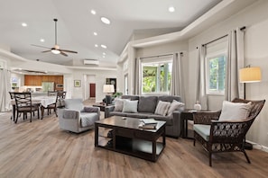 Exquisitely Designed Living Room for Lavish Relaxation and Upscale Entertaining