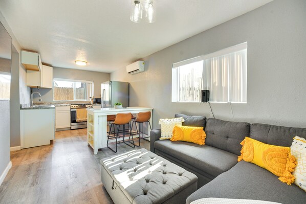 Albuquerque Vacation Rental | 1BR | 1BA | 750 Sq Ft | 3 Steps to Enter