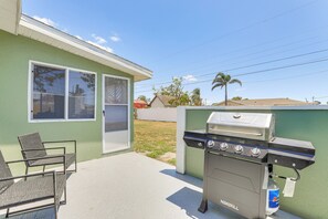 Patio | Gas Grill (Propane Provided) | Lawn Chairs