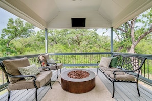 Deck | Single-Story Home