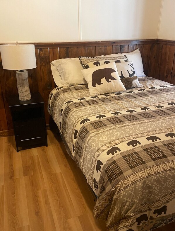 Bedroom 2. Queen bed