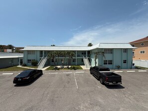 1 parking space available in the parking lot. We have self checkin via smartlock