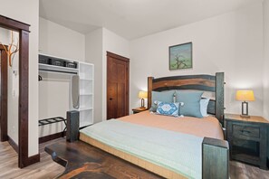 Primary bedroom w/closet view
