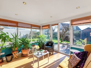Sun room | Applepips, Stirling