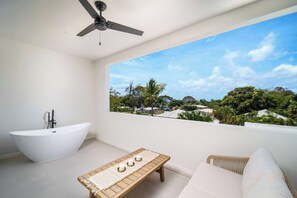 Master Bathroom Patio and Outdoor Tub
