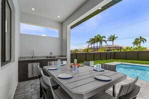 Outdoor dining