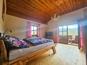 Ferienhaus Wertes-Balkon-SZ im OG