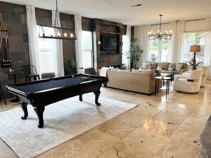 Spielezimmer