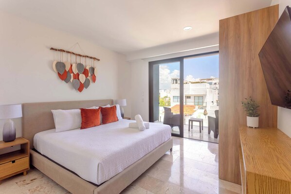 Wake up to breathtaking views. King bed & contemporary decor await.