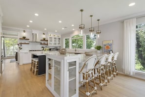 Fully Stocked Kitchen with Modern Appliances