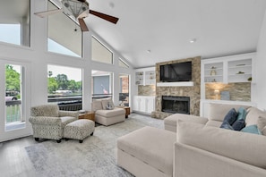 5 bedrooom┃3.5 bathroom┃2436 sq. ft