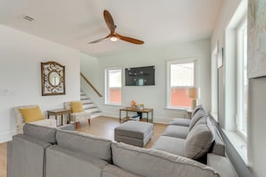 Living Room | Smart TV | Free WiFi | 2nd Floor
