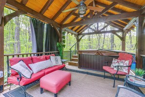 Gazebo | Hot Tub