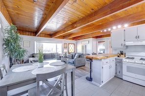 Dining Area | Full Kitchen | Cooking Basics