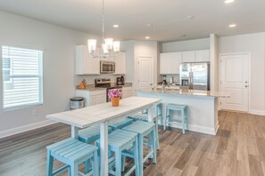 Dining Area | Dishware & Flatware | Central A/C & Heat | Single-Story Home