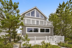 ,Front Elevation,