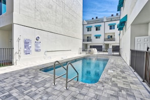 Azul Townhomes Shared Pool