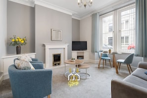 Living Room / Lounge