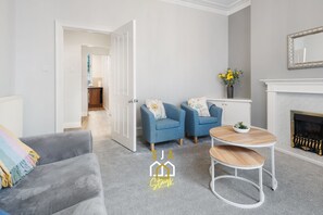 Living Room / Lounge