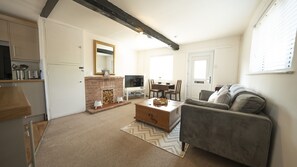 Living Room / Lounge