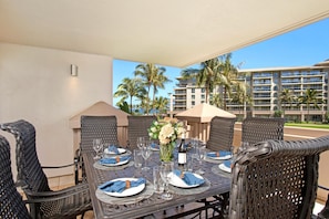 HKH-236 Where fine dining meets ocean air