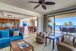 HKH-201 Spacious oceanview living with designer furnishings, floor-to-ceiling glass, and seamless indoor-outdoor luxury.