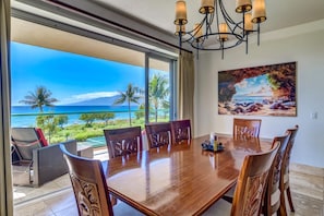 HKH-201 Dine with a view?where every meal meets the sea.