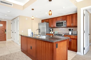 HKH-222 Sleek kitchen with granite counters?chef?s playground.
