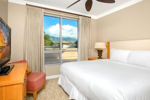 HKH-222 Guest room so comfy, they?ll never want to leave.: Master Bedroom