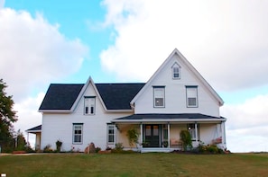 Montgomery Inn at Ingleside