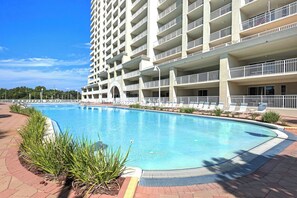 Zero Entry Pool at Ariel Dunes II