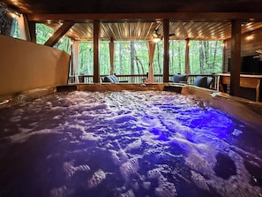 Five person hot tub - lower level