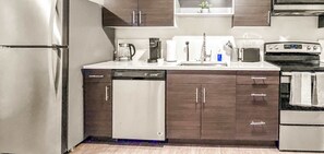 Full Kitchen