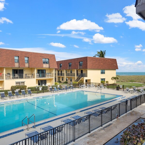 The balcony is ideal for relaxing and enjoying the ocean breeze