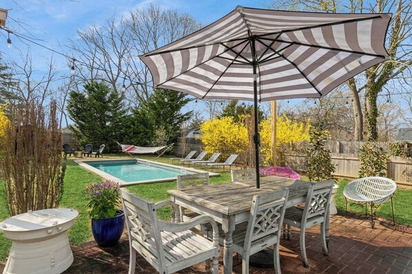 Outdoor dining