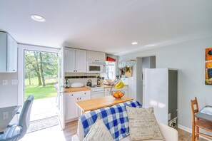 Studio | Living Area | Kitchen | Dining Table | Single-Story Unit