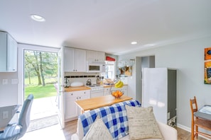 Studio | Living Area | Kitchen | Dining Table | Single-Story Unit