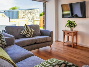 Living area | Erddyn - Sarn Faen Cottages, Tal-y-Bont, near Barmouth