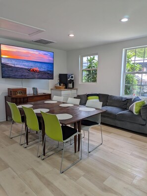 Bonus Room/Dining Room