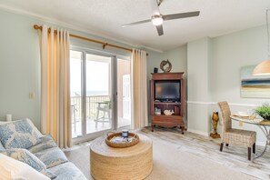 Living Room | Queen Sleeper Sofa | Central A/C & Heating